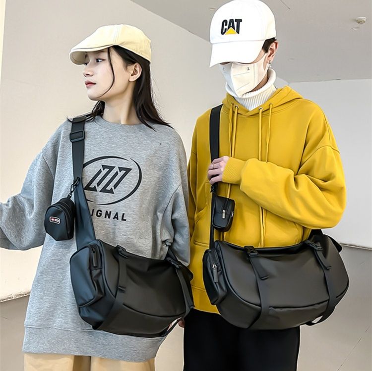 ウエストポーチ シンプル三日月型ウエストポーチ