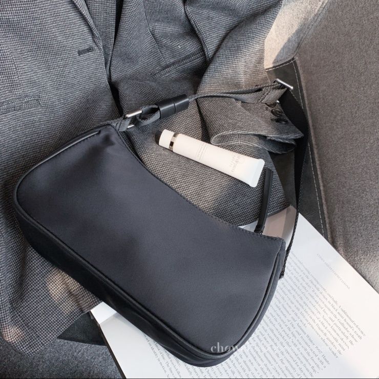 ウエストポーチ 斜め掛けウエストポーチ