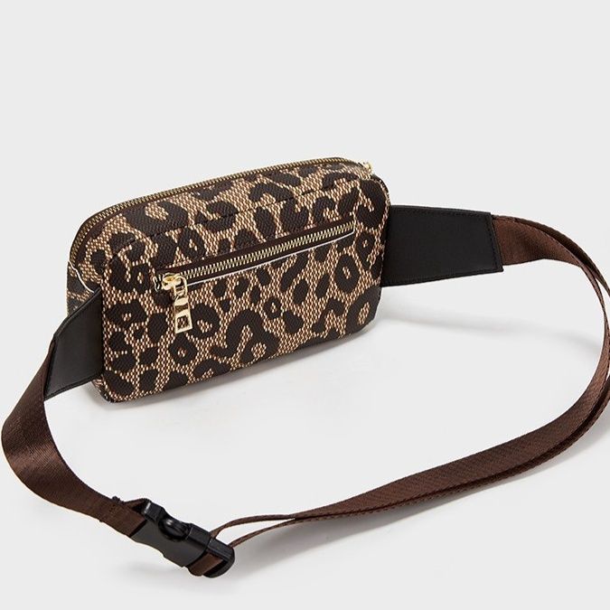 https://fulmo-img-server.com/waistpouch-lab/1788240349983_oag17o99_d9dagdi4.jpeg