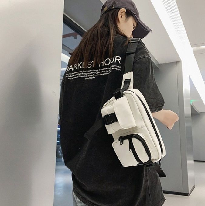 ウエストポーチ ナイロン製多ポケット斜めがけウエストポーチ