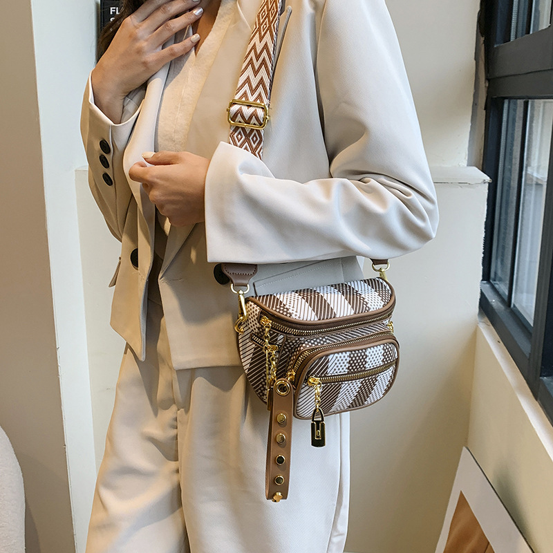 https://fulmo-img-server.com/waistpouch-lab/1fbf7dfa-8aae-4003-a72f-c04b2cef523f.jpg