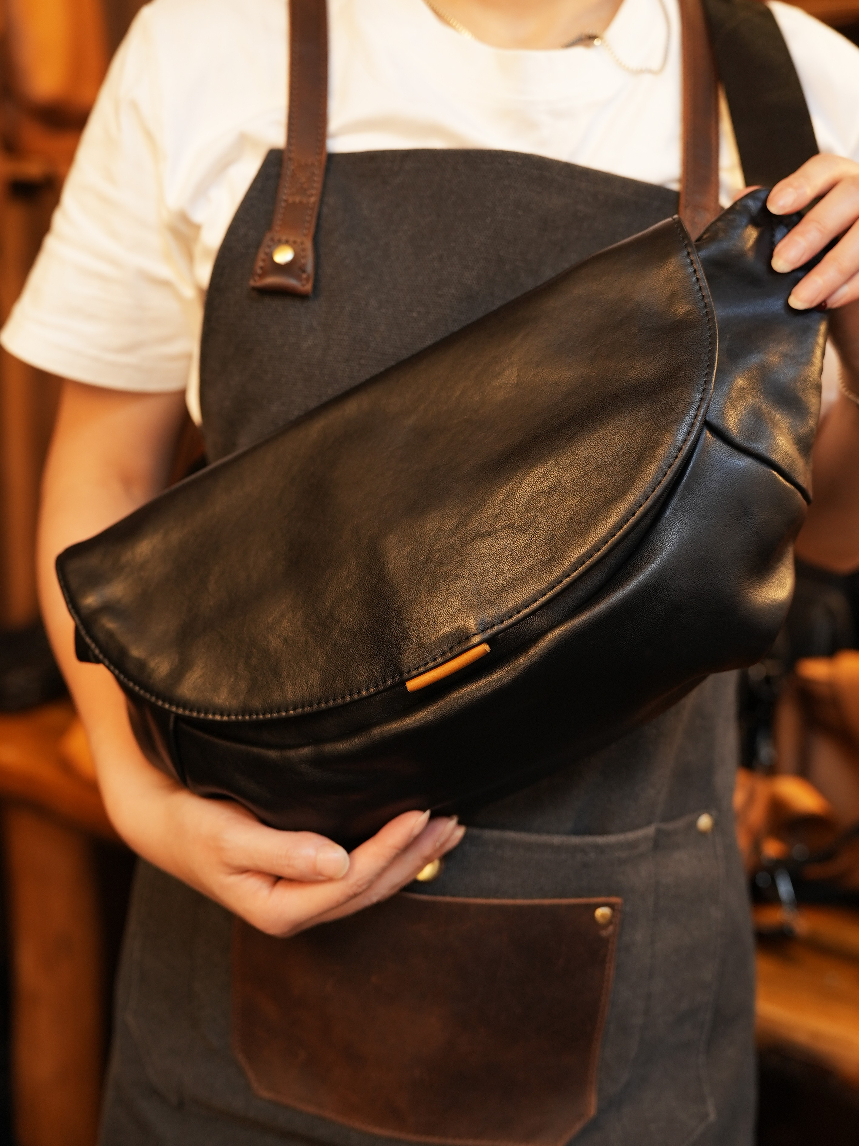https://fulmo-img-server.com/waistpouch-lab/26f503a0-b0aa-4b08-9d13-5d848a149a24.jpg