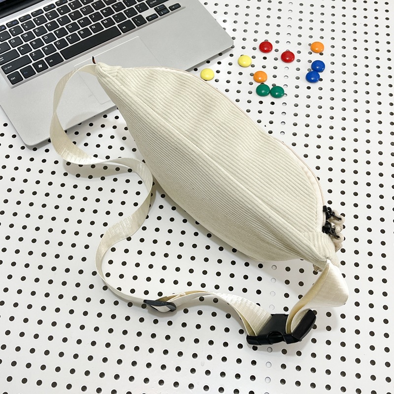 https://fulmo-img-server.com/waistpouch-lab/95fddf02-64fc-47e1-acad-354a2e6a592d.jpg