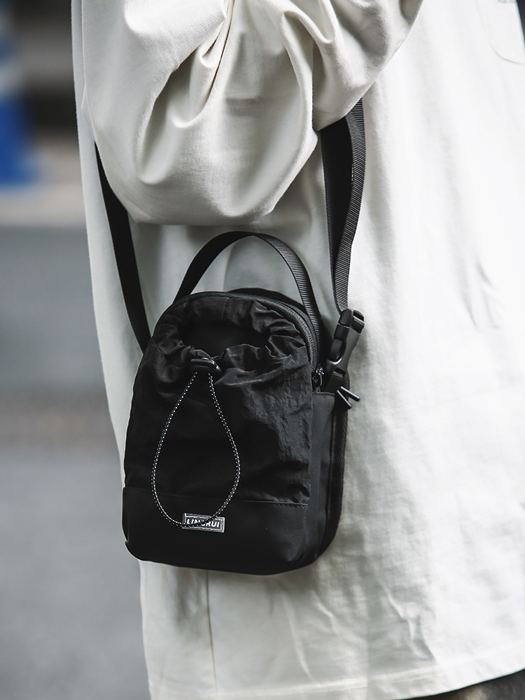 https://fulmo-img-server.com/waistpouch-lab/9b4cfeb1-959e-498e-a4d5-8d821dbb4dca.jpg