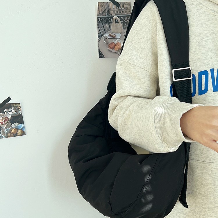 https://fulmo-img-server.com/waistpouch-lab/af5f6d9e-8c0f-4050-925d-f1625112c5d2.jpg