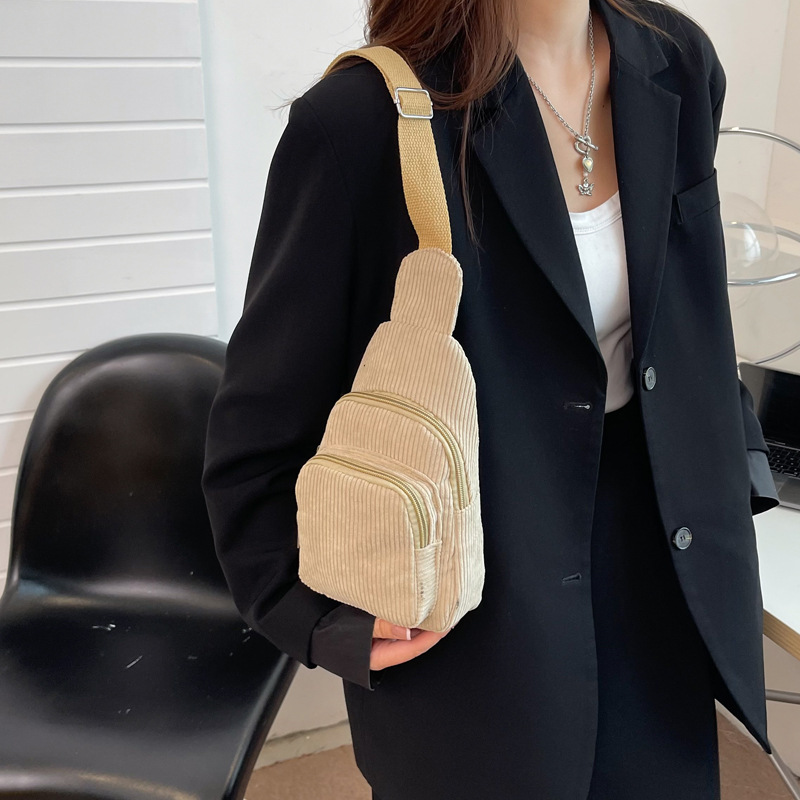 https://fulmo-img-server.com/waistpouch-lab/afdb2a5a-e042-4e9e-81ac-50739d586e95.jpg