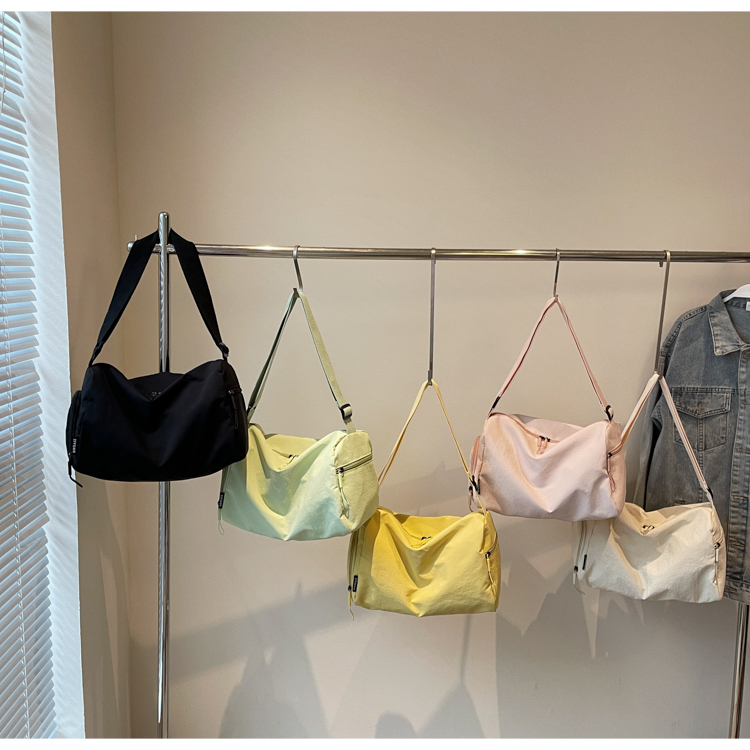 https://fulmo-img-server.com/waistpouch-lab/caaf7c2c-c52b-4cc8-9177-a3ca23fc9dbd.jpg