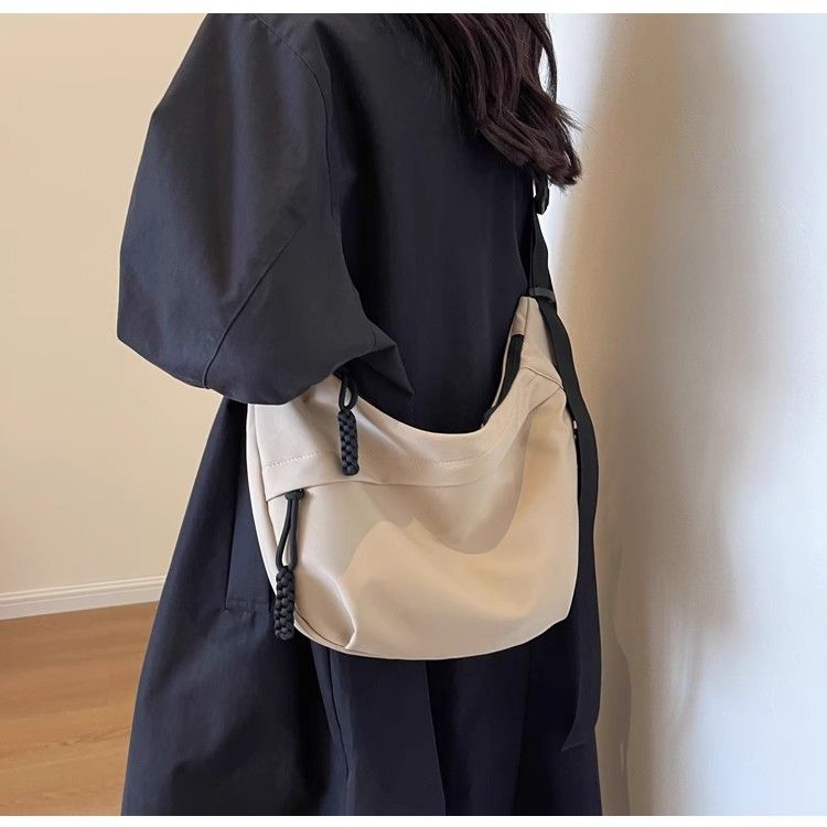 ウエストポーチ　ナイロンウエストポーチ