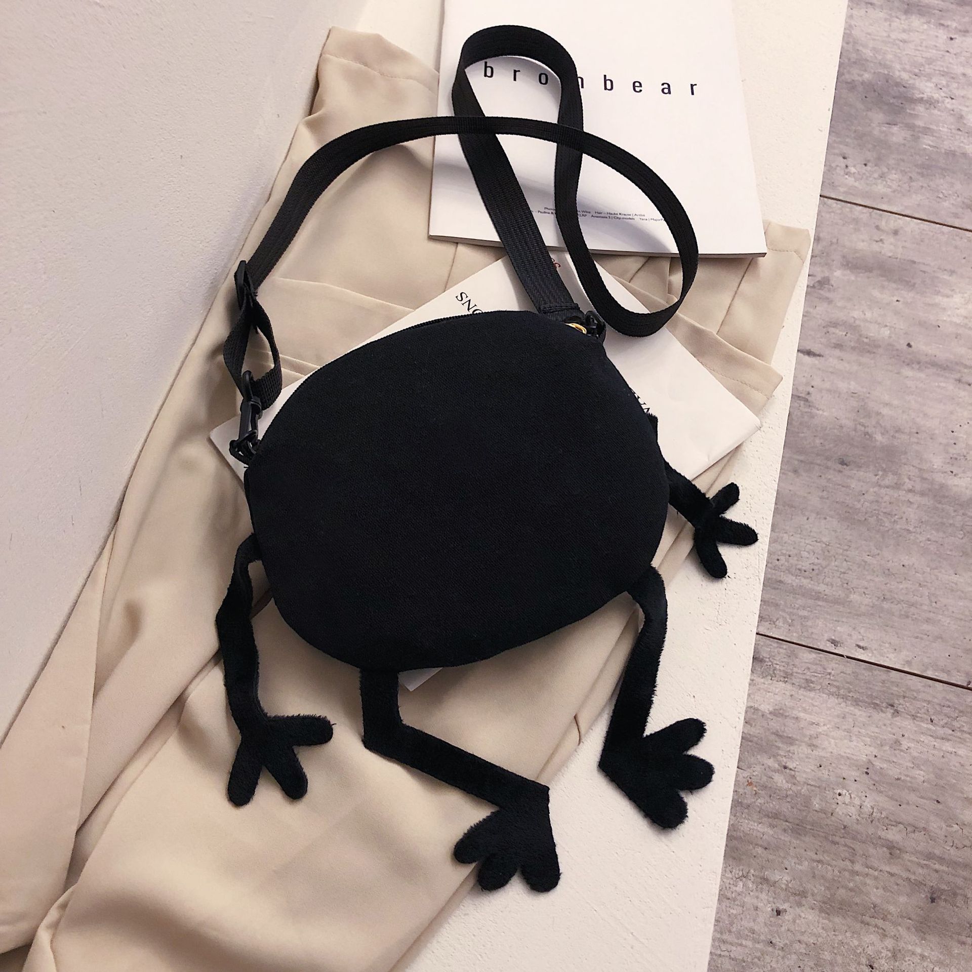 https://fulmo-img-server.com/waistpouch-lab/f1174658-1ef6-42b3-a740-970623888fb8.jpg