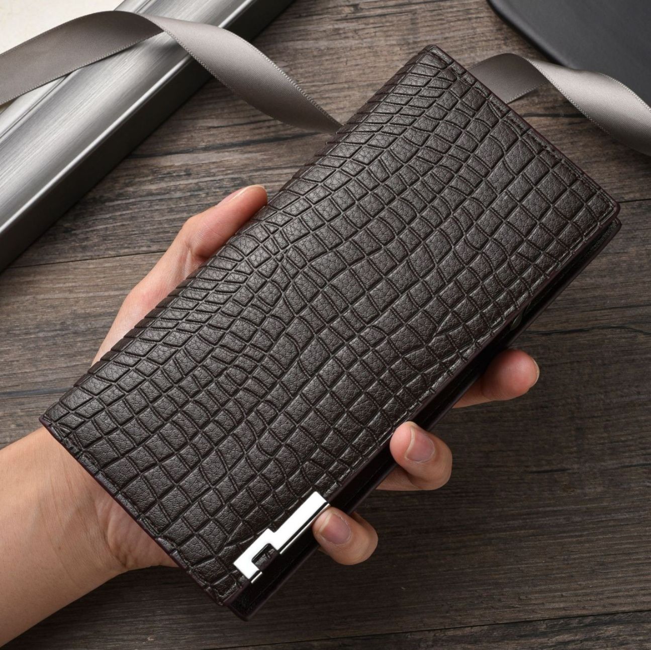 メンズ長財布 クロコ型押し本革調スリム二つ折り財布