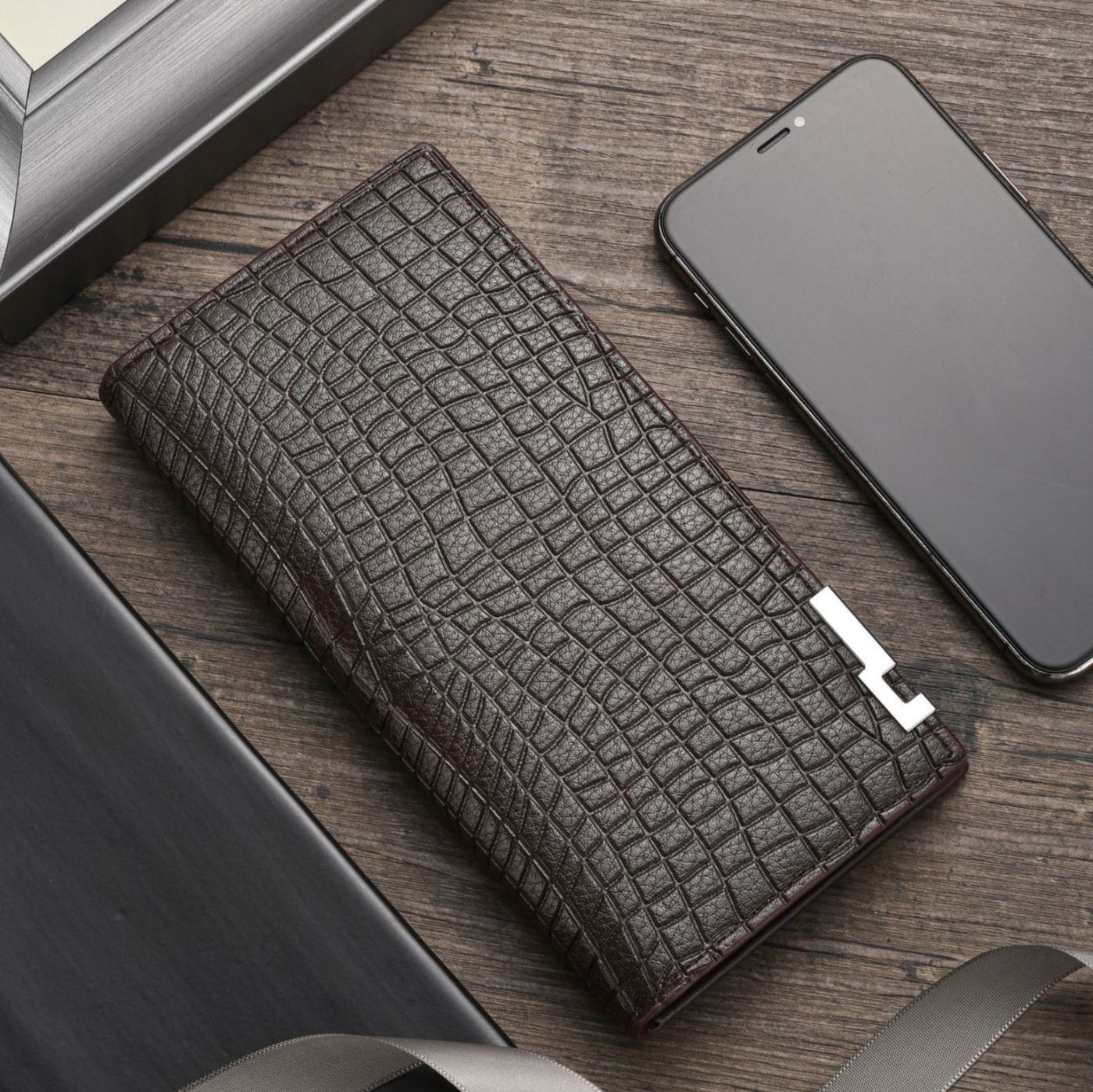 メンズ長財布 クロコ型押し本革調スリム二つ折り財布