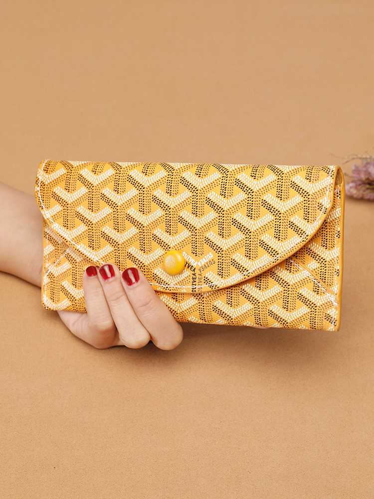 かっこいい長財布レディースで自分を引き立てる！スタイルアップの10選