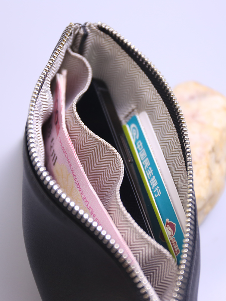 長財布レディース 薄い 上質レザーの薄型ストラップ付長財布