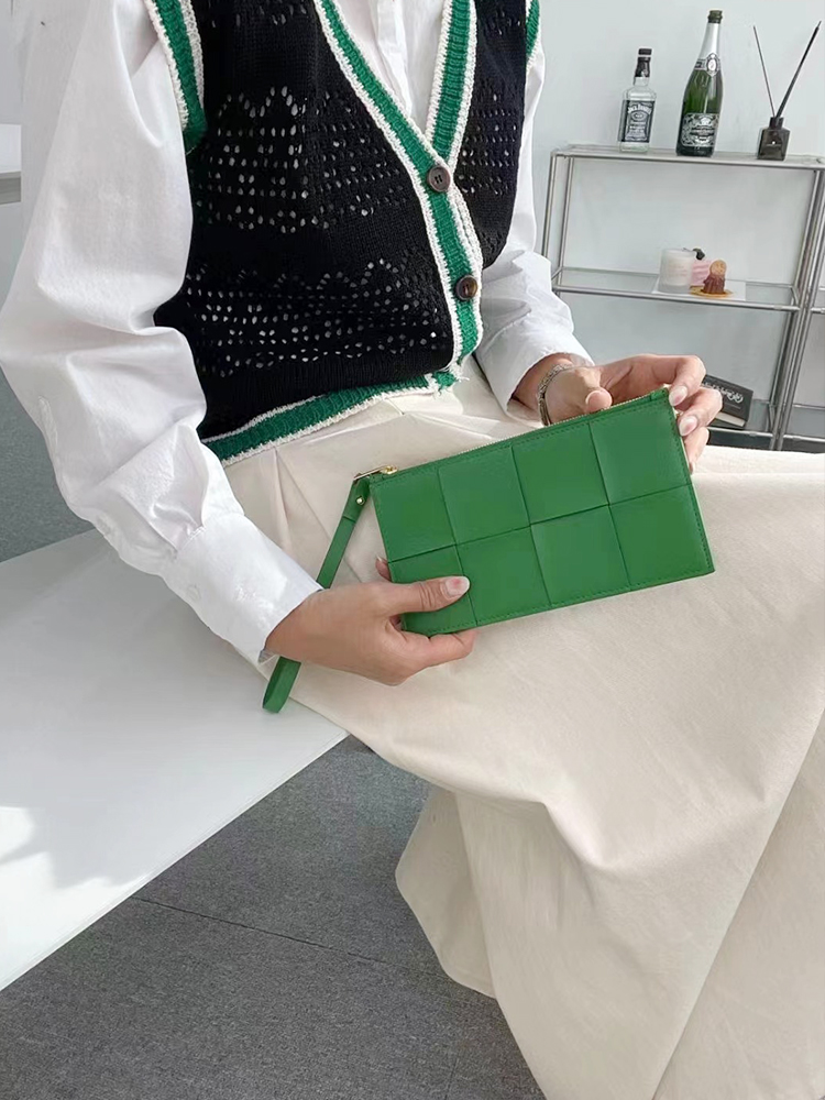 長財布レディース 薄い スリムフラットハンドストラップ付