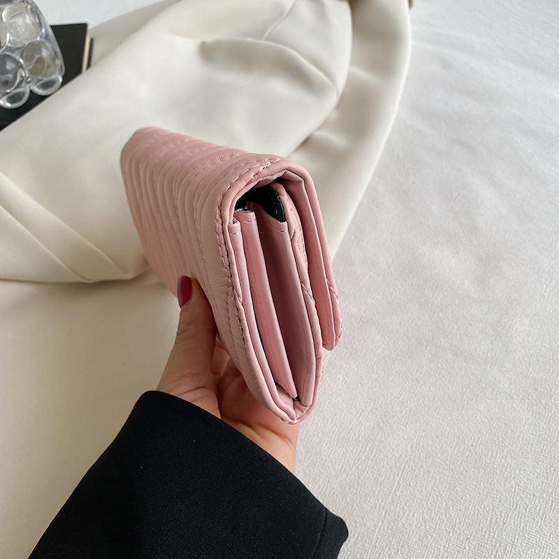 長財布レディース 上品なキルティング模様の大容量長財布
