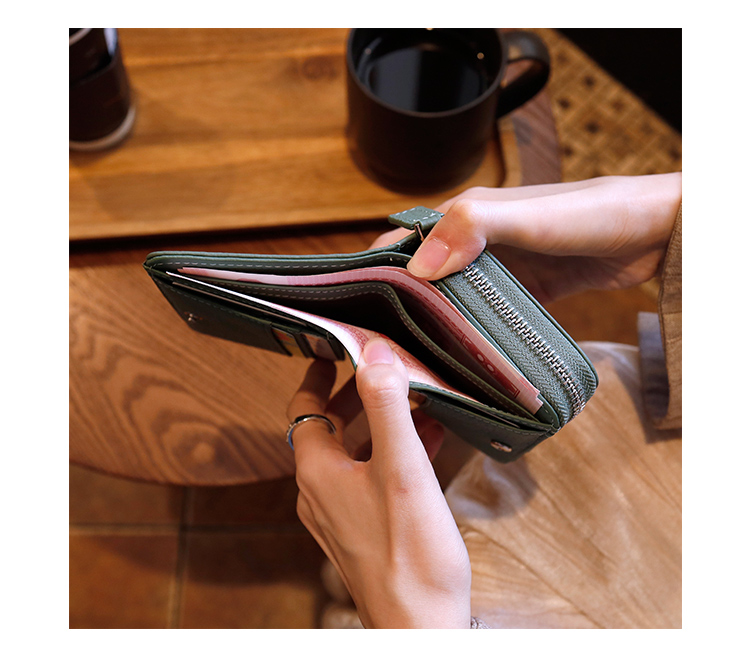 長財布レディース 手のひらサイズの本革コンパクト財布