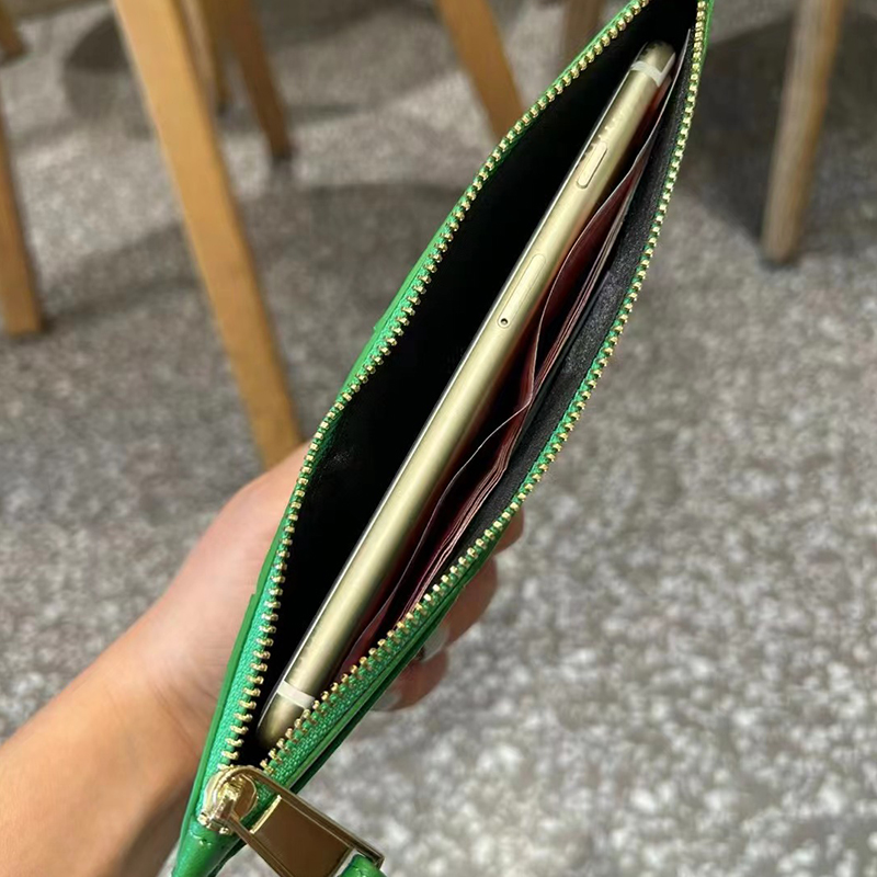 長財布レディース 薄い スリムフラットハンドストラップ付