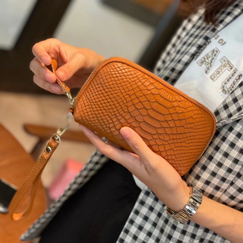 長財布レディース 型押し牛革ストラップ付き長財布