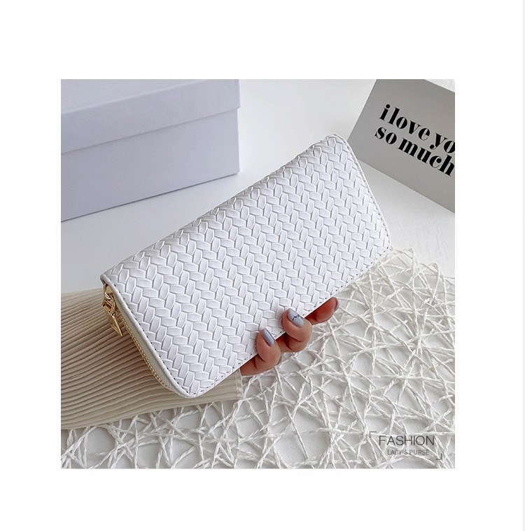 https://fulmo-img-server.com/wallely/e203b061-d895-49b4-87fc-2fb5da53f8da.jpg