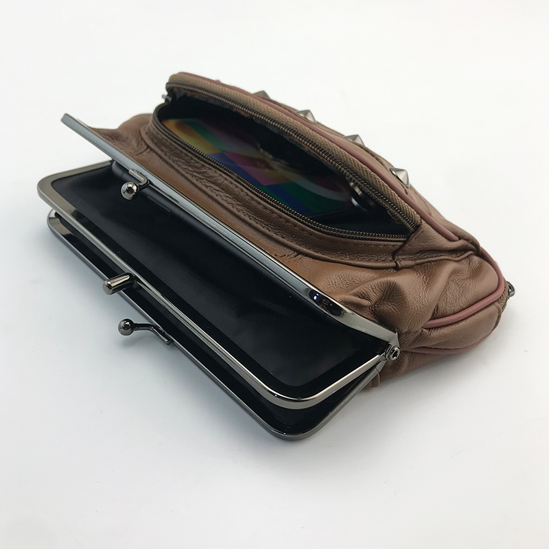長財布レディース がま口 レトロ風鋲飾りがま口長財布