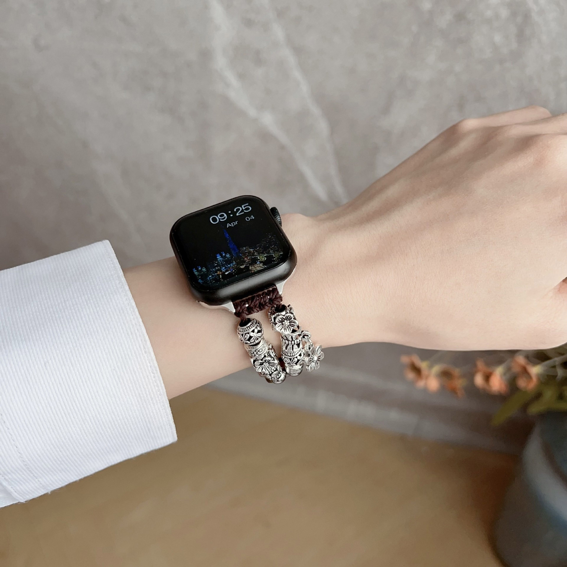 https://fulmo-img-server.com/watchbelt-lab/254ca476-a9b4-44a5-b02d-2c5340f3438c.jpg