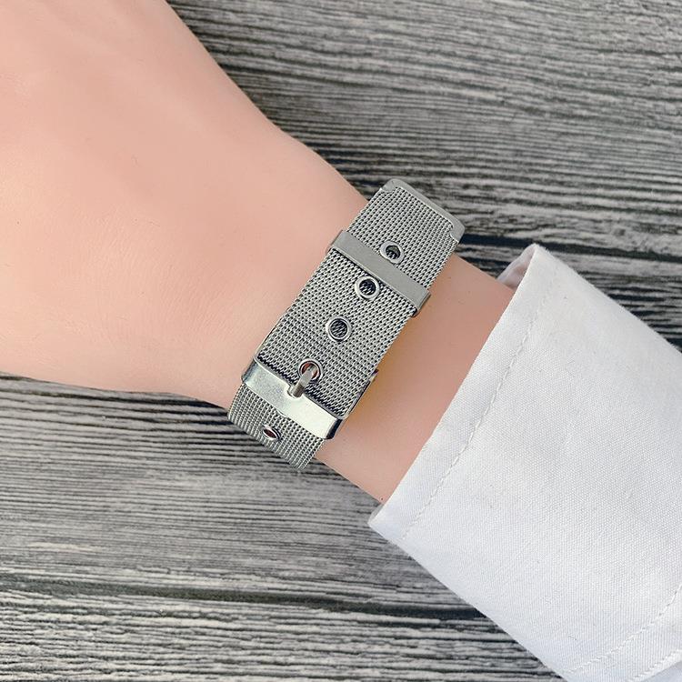 https://fulmo-img-server.com/watchbelt-lab/7b79247c-dee3-4e26-8f1a-8a0d0792b0e0.jpg