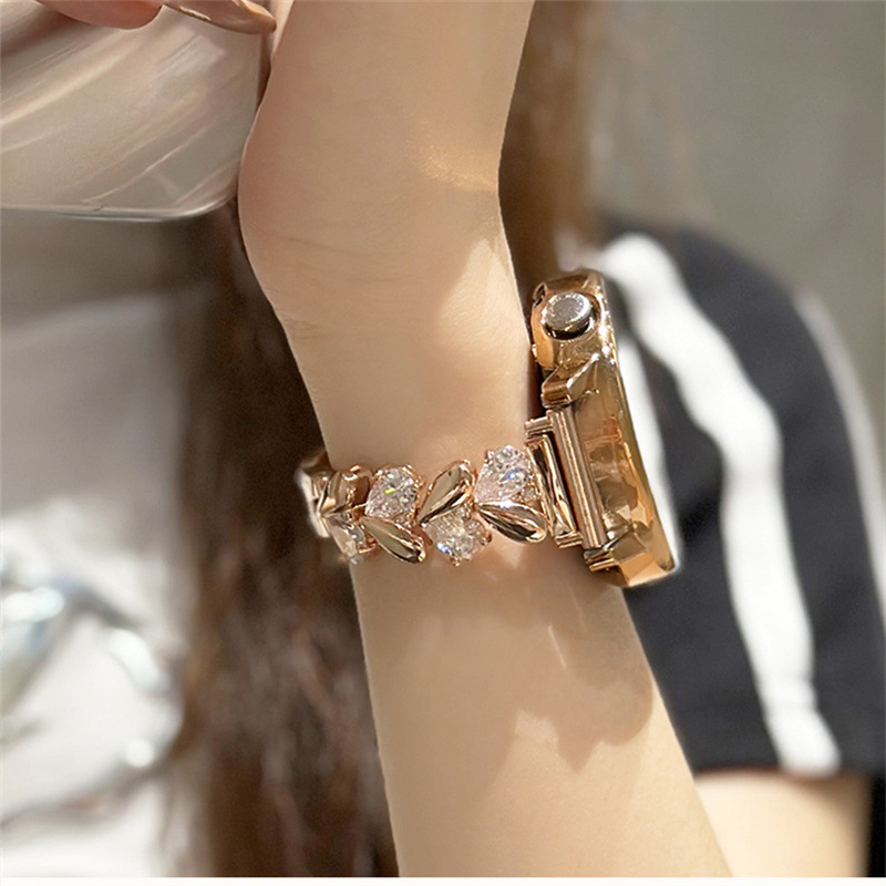 https://fulmo-img-server.com/watchbelt-lab/c7ef8de9-e27c-49a5-8b97-7b37d02905df.jpg