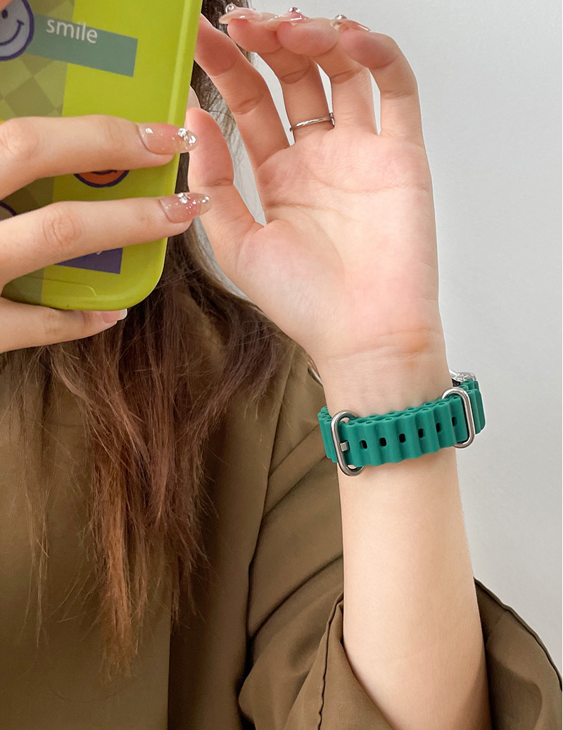 https://fulmo-img-server.com/watchbelt-lab/d7cf8ce4-6eef-49b2-86a4-51828c7d9078.jpg