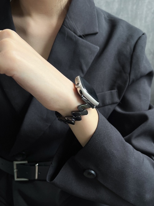 https://fulmo-img-server.com/watchbelt-lab/d877f4fd-f1bb-4c87-a2d7-6b150ea52598.jpg