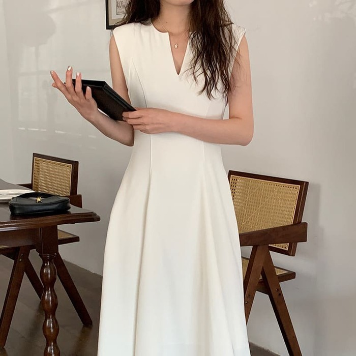 骨格ウェーブ服キーネックウエストタックワンピース