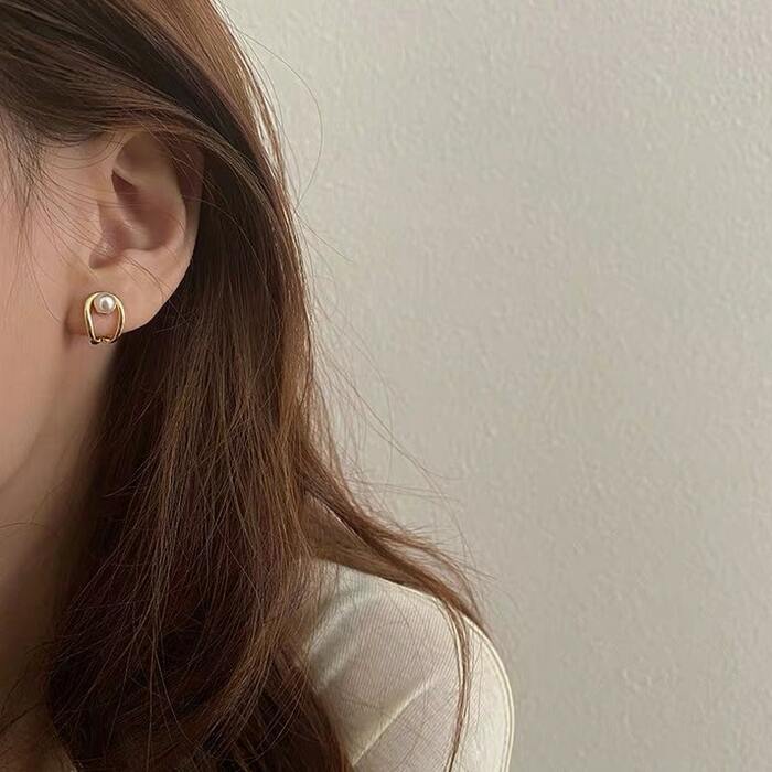骨格ウェーブパールピアス