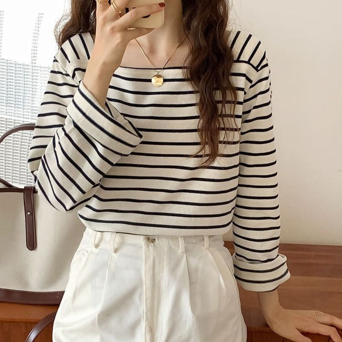 https://fulmo-img-server.com/waverry/8b70cb912feee8321e3ee1efa7333354.jpg