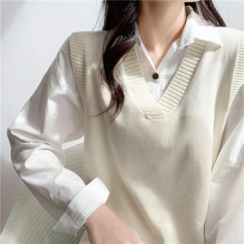 白コーデ 袖付きニットベスト重ね着風長袖シャツ✨