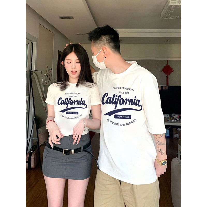 白コーデ 西海岸レタリング半袖Ｔシャツ