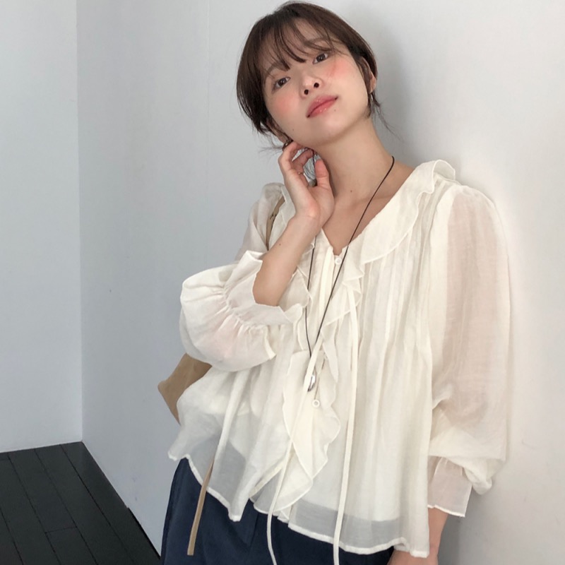 https://fulmo-img-server.com/whiteclass/16412b3f-c462-4777-ae72-5d0ef4c0a5c0.jpg