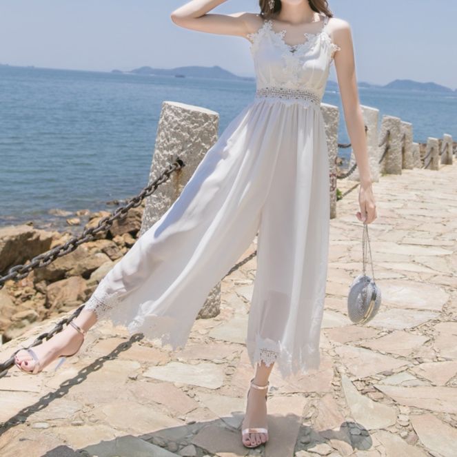 白コーデ 海辺の妖精レースワンピース