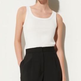 https://fulmo-img-server.com/whiteclass/1752927437600_03obhshe_fz7wp2s0.jpeg