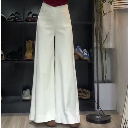 白コーデ すっきり美脚ワイドパンツ