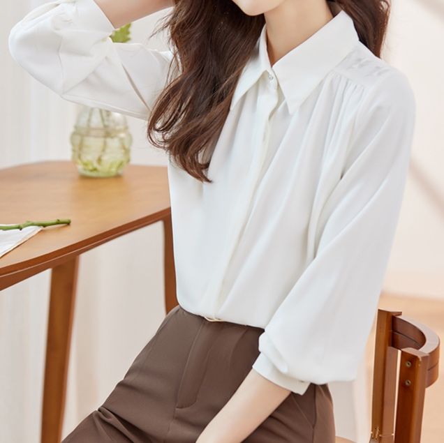 https://fulmo-img-server.com/whiteclass/1753376000288_27se8lm5_gcif80yw.jpeg