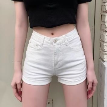 白コーデ ハイウエストデニムショートパンツ