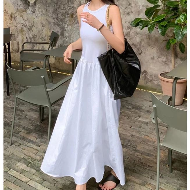 白コーデ ゆったりシルエットマキシワンピース