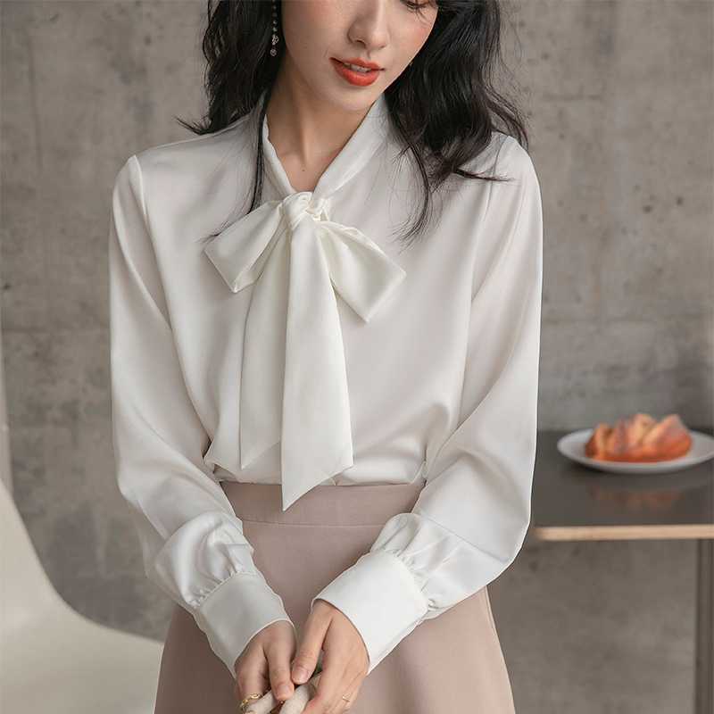 好感度抜群!キレイめホワイトシャツで作るレディースコーデ5選