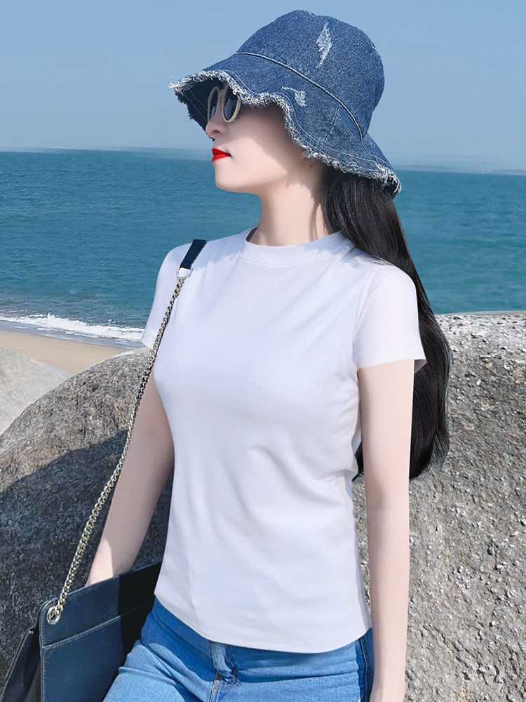 夏の涼しげコーデ！白Tシャツで作るレディースのおすすめスタイル5選