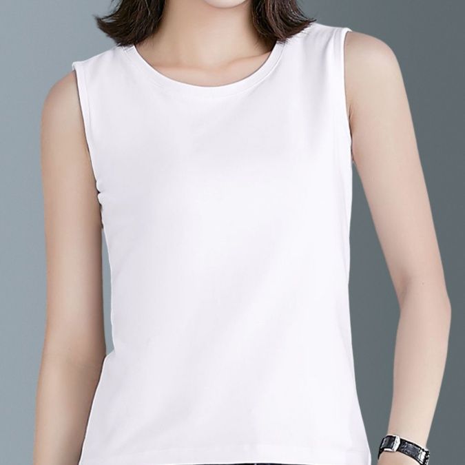 白コーデ すっきりシルエット ノースリーブトップ