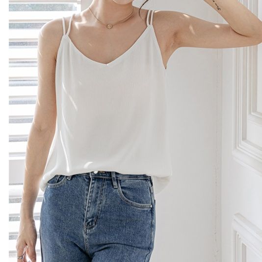 白コーデ クロスストラップ キャミソール