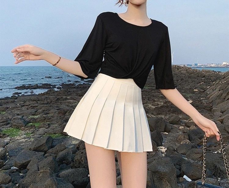 白コーデ プリーツミニスカート 清楚系