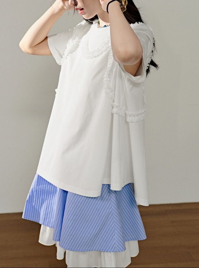 白コーデ フリルラインデザイン半袖