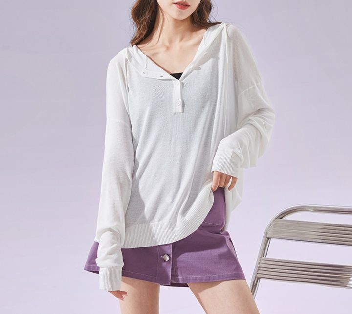 白コーデ 縦縞編み薄手フードパーカー