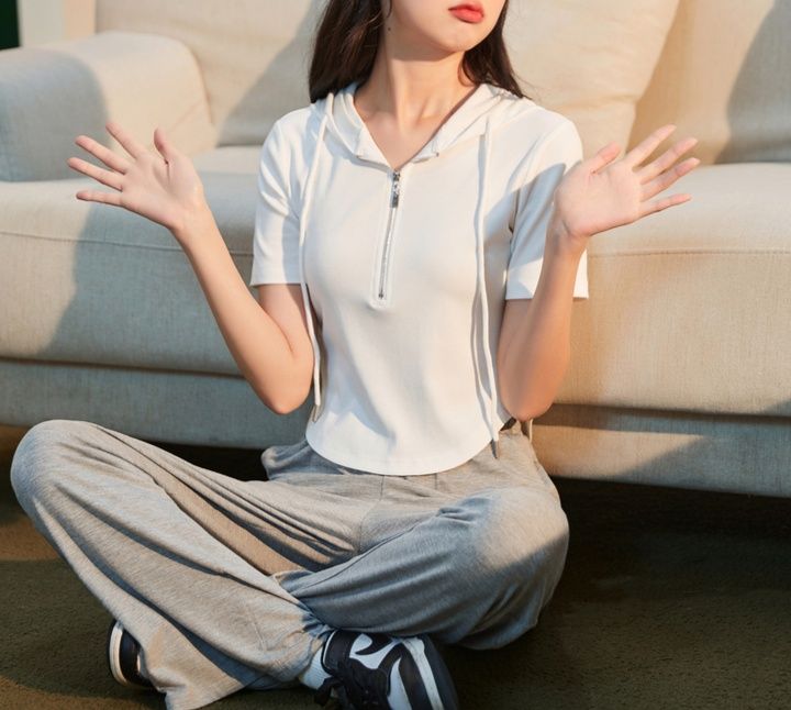 白コーデ 半袖リブ編みハーフジップパーカー