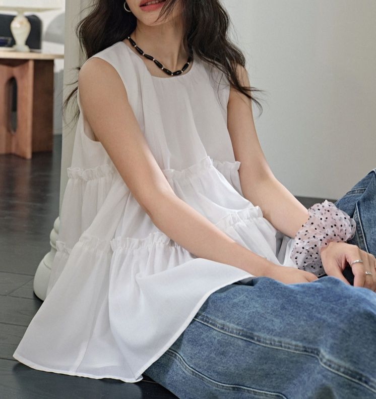 白コーデ ティアードフリルノースリーブブラウス